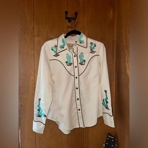 Women’s vintage cactus embroidered Skully snap button shirt